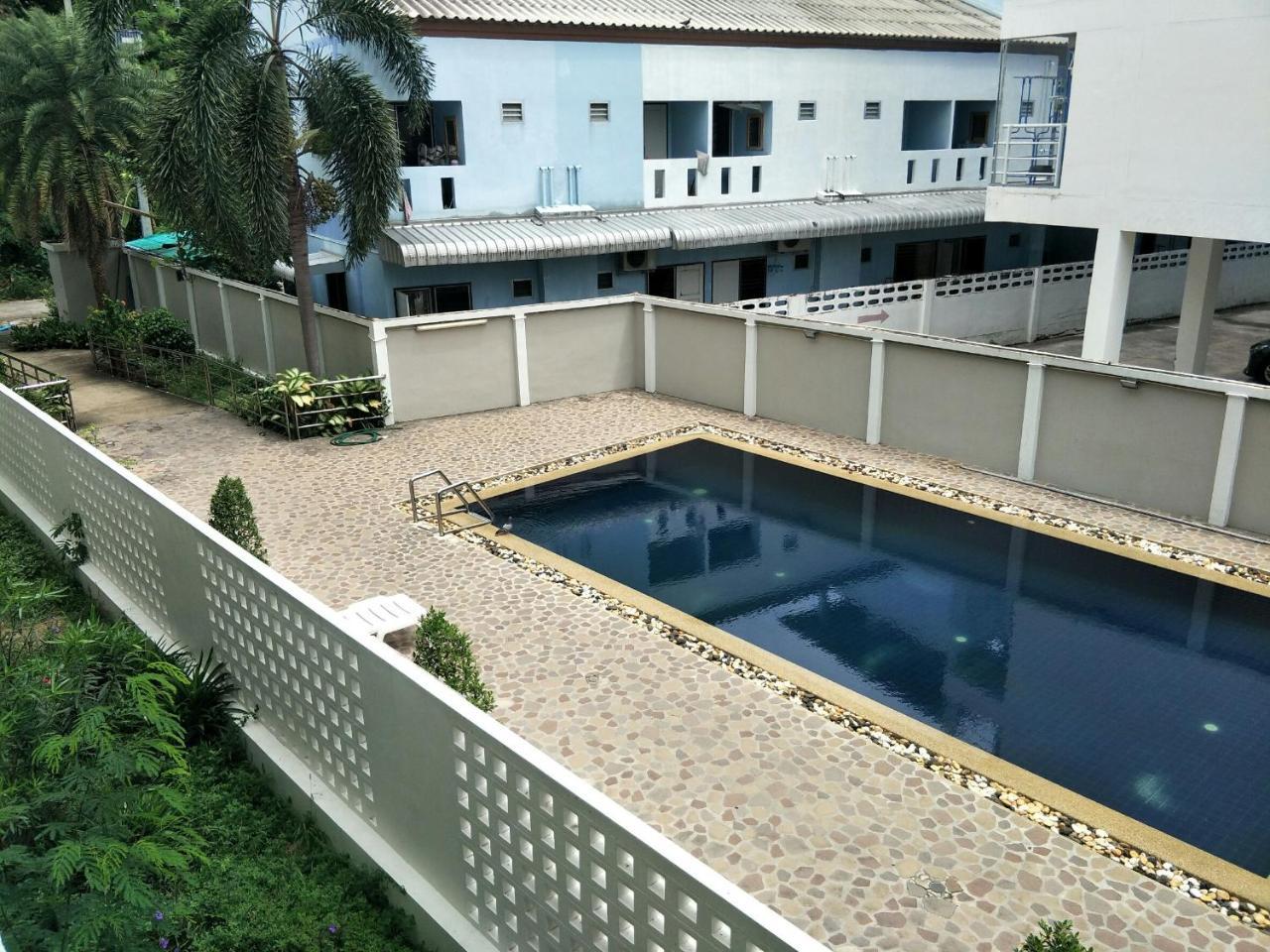Lomsabai Apartments Bang Saen Exterior photo