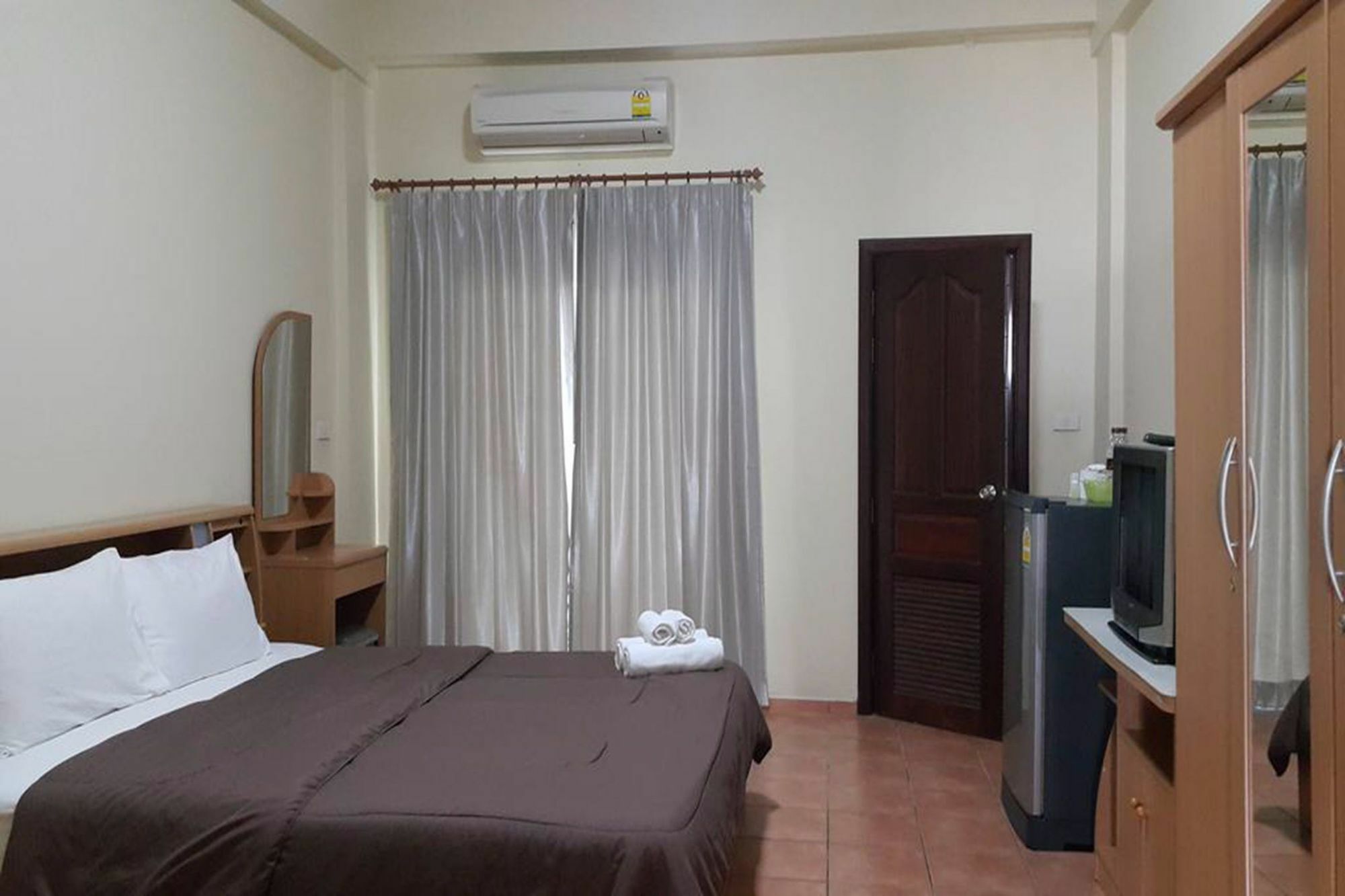 Lomsabai Apartments Bang Saen Exterior photo